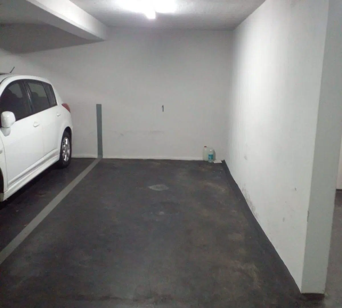 VENTA DE COCHERA  FIJA CUBIERTA  EN BELGRANO 5