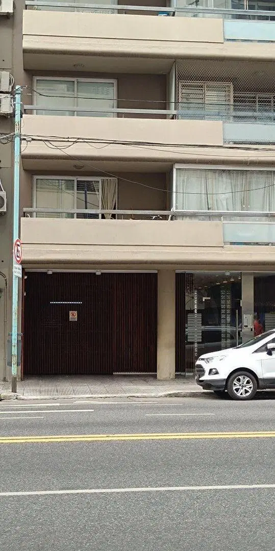 VENTA DE COCHERA  FIJA CUBIERTA  EN BELGRANO 4