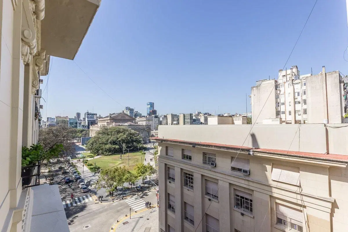 Venta Departamento 7 Ambientes en Tribunales 2