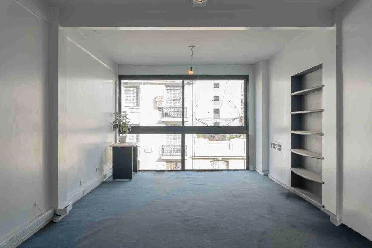 VENTA OFICINA LUMINOSA APTO CRÉDITO EN SAN NICOLAS 4