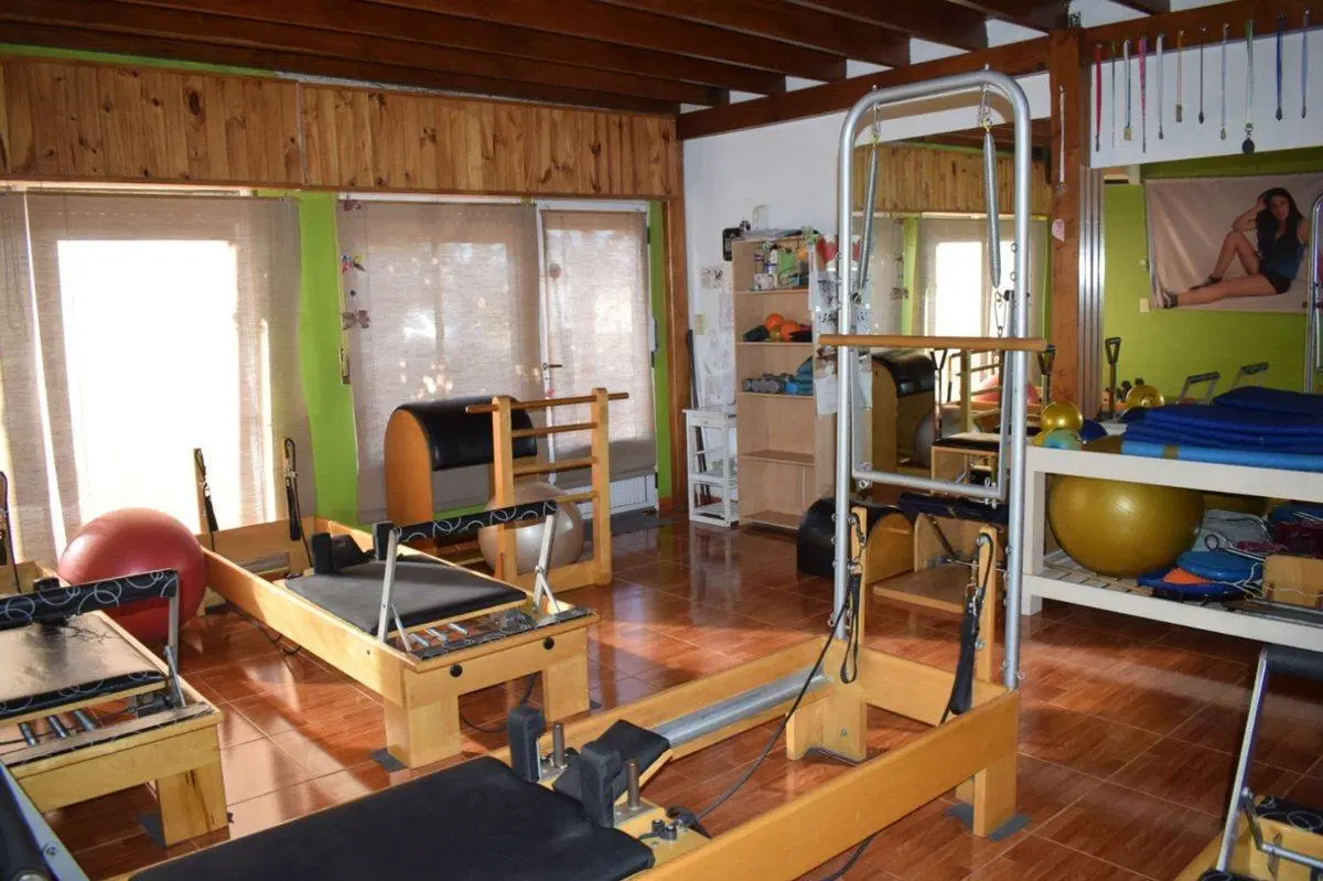 CASA EN VENTA SAN MIGUEL DEL MONTE 4 AMBIENTES 2