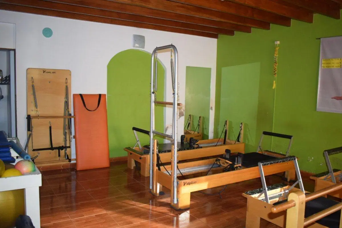 CASA EN VENTA SAN MIGUEL DEL MONTE 4 AMBIENTES 3