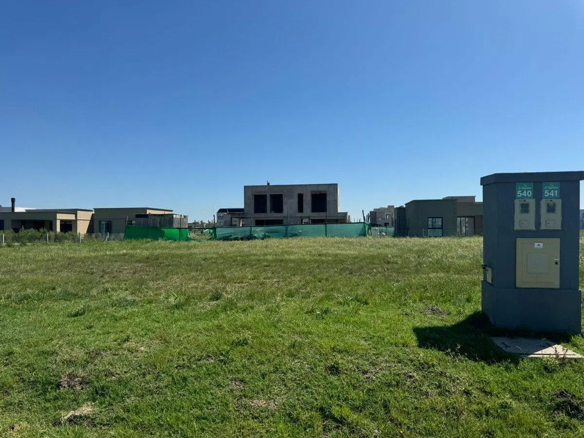 Lote de 800m2 en la Magdalena barrio Green 2