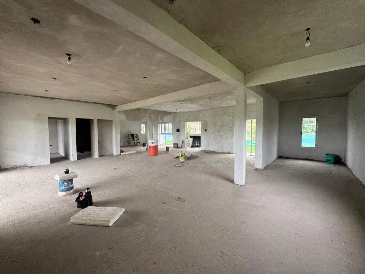 LOMAS DE PETION - CASA A TERMINAR LOTE 1700 M2 4