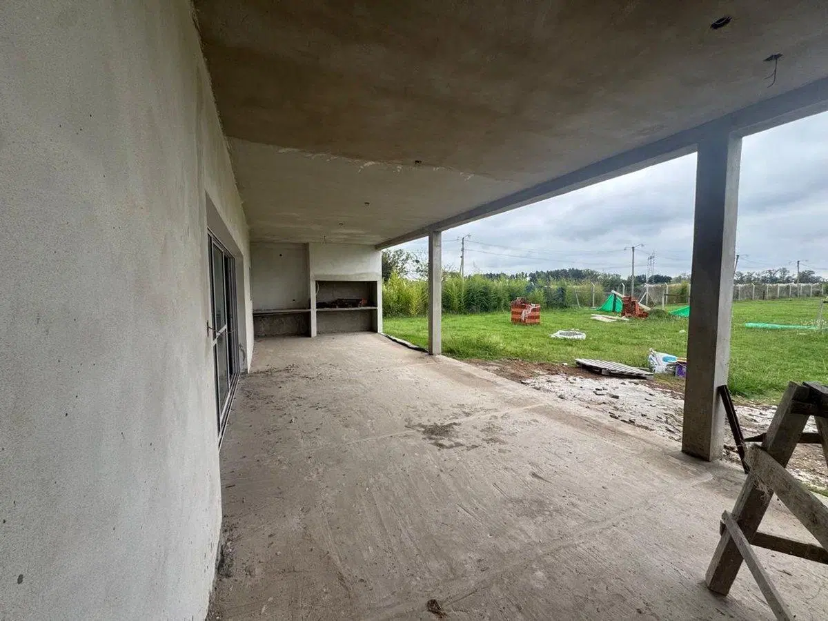 LOMAS DE PETION - CASA A TERMINAR LOTE 1700 M2 3