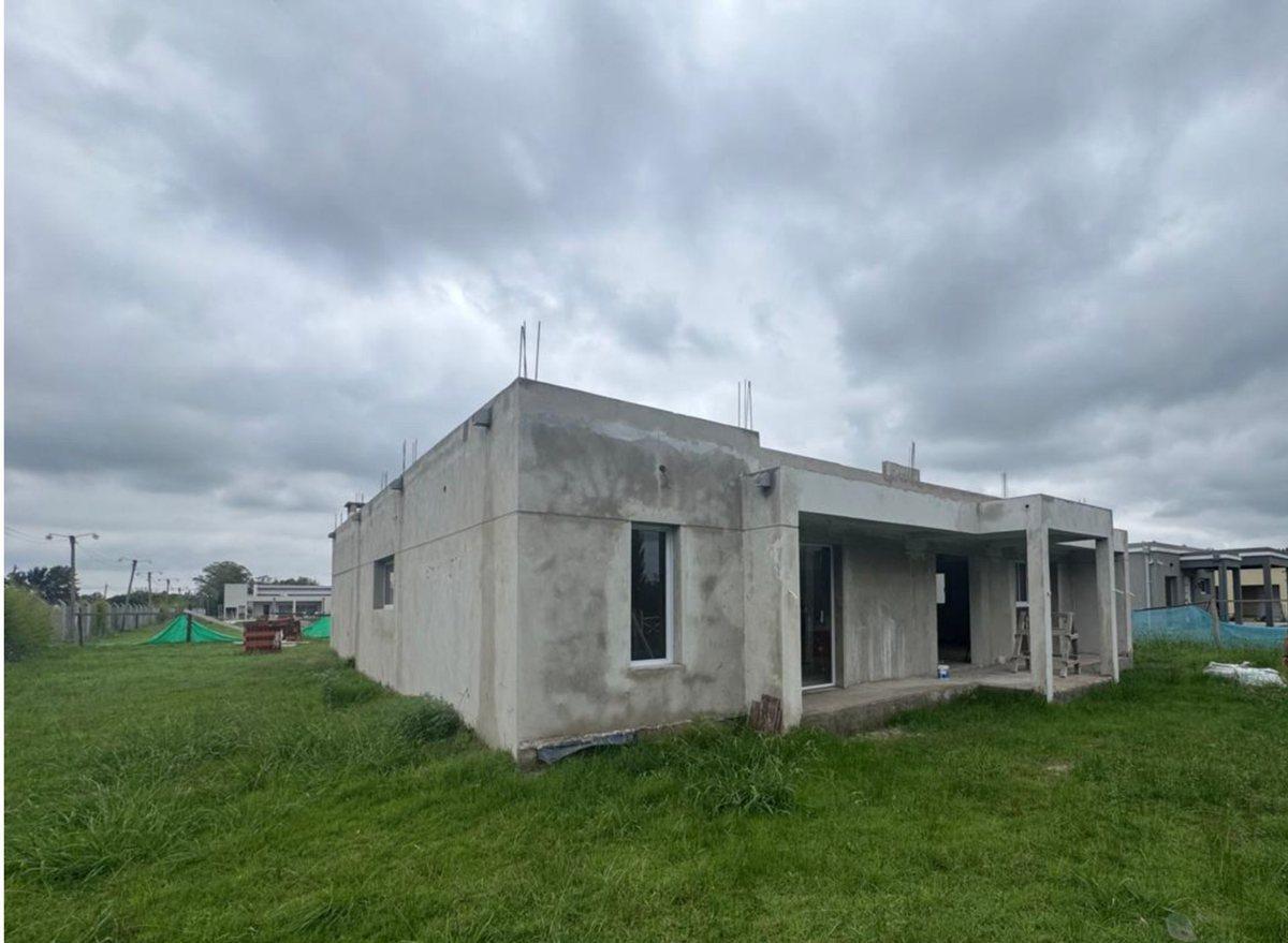 LOMAS DE PETION - CASA A TERMINAR LOTE 1700 M2