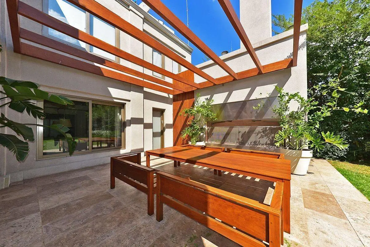 venta casa 7 ambientes los laureles a refaccionar 5