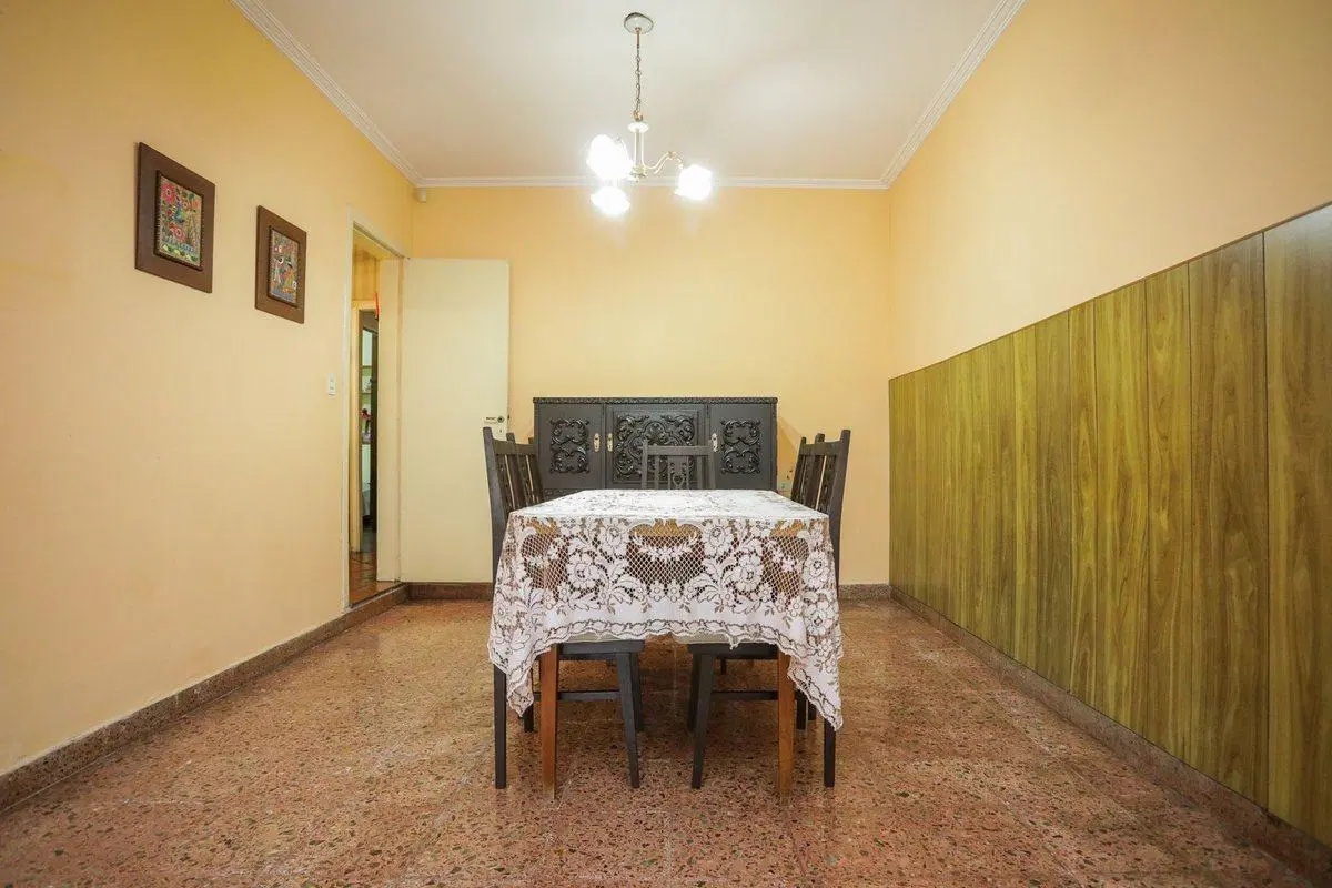 VENTA CASA BANFIELD 4 DORMITORIOS CON JARDIN COCH 8