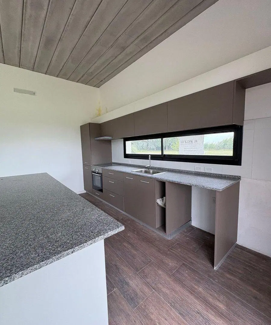 CASA EN VENTA A ESTRENAR LA FEDERALA, LOBOS 2