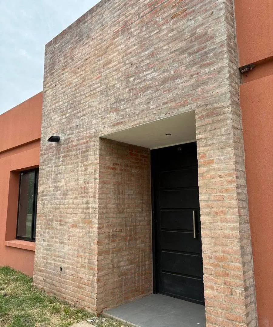 CASA EN VENTA A ESTRENAR LA FEDERALA, LOBOS 4