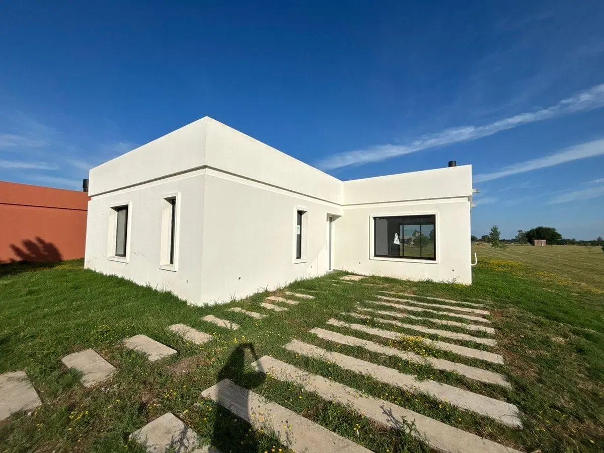 CASA EN VENTA A ESTRENAR LA FEDERALA, LOBOS 2