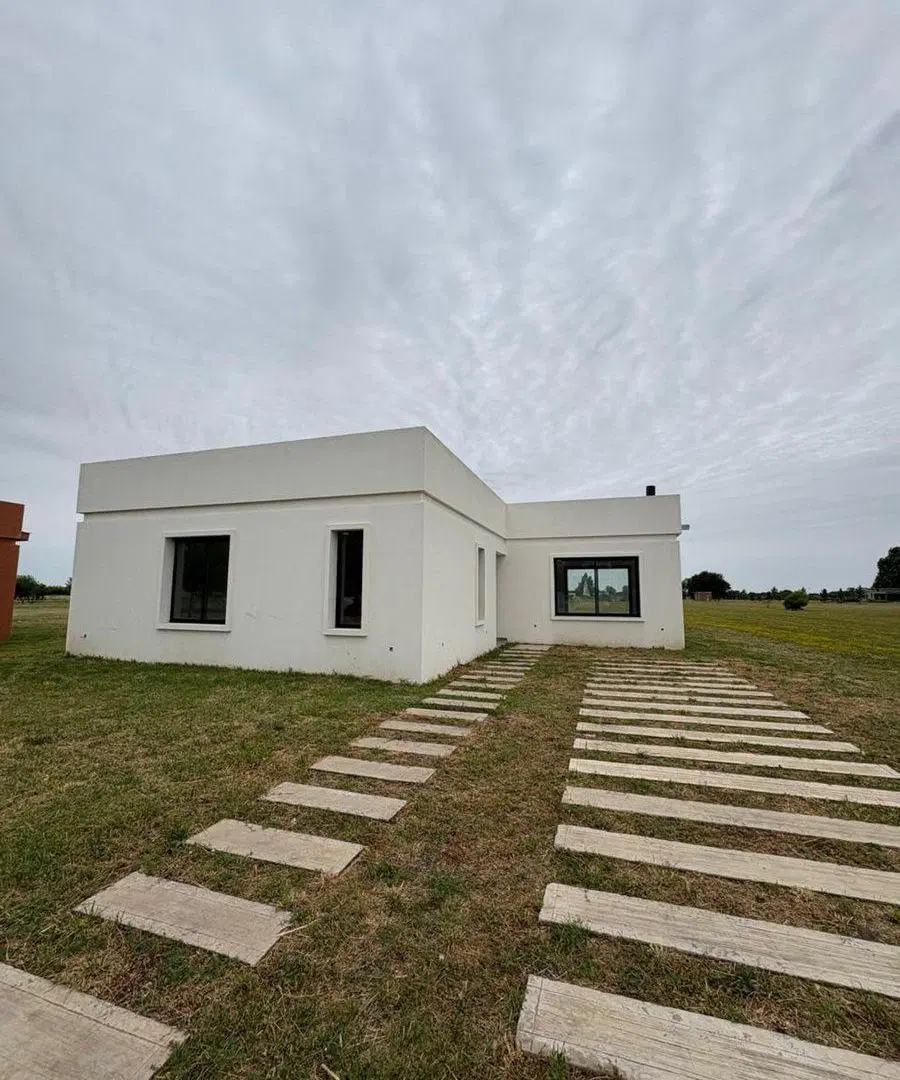 CASA EN VENTA A ESTRENAR LA FEDERALA, LOBOS 3