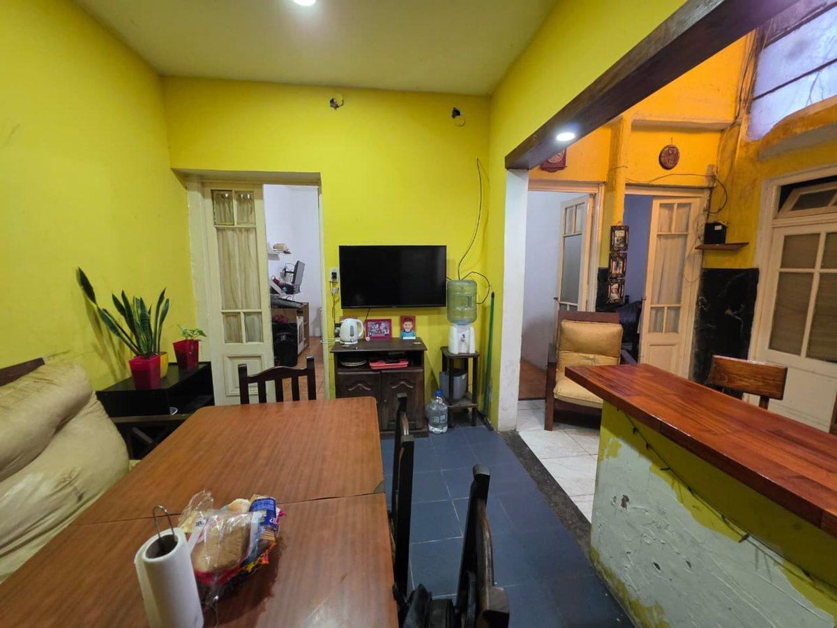 Foto de Venta PH 5 ambientes Parque Chacabuco, imagen 2