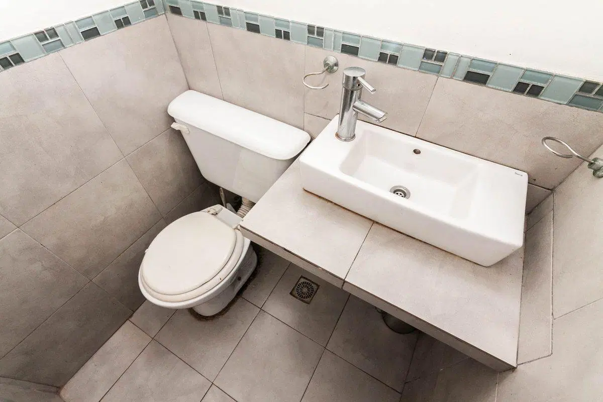 DUPLEX VENTA ADROGUE 4 AMBIENTES UBICACION IDEAL 2