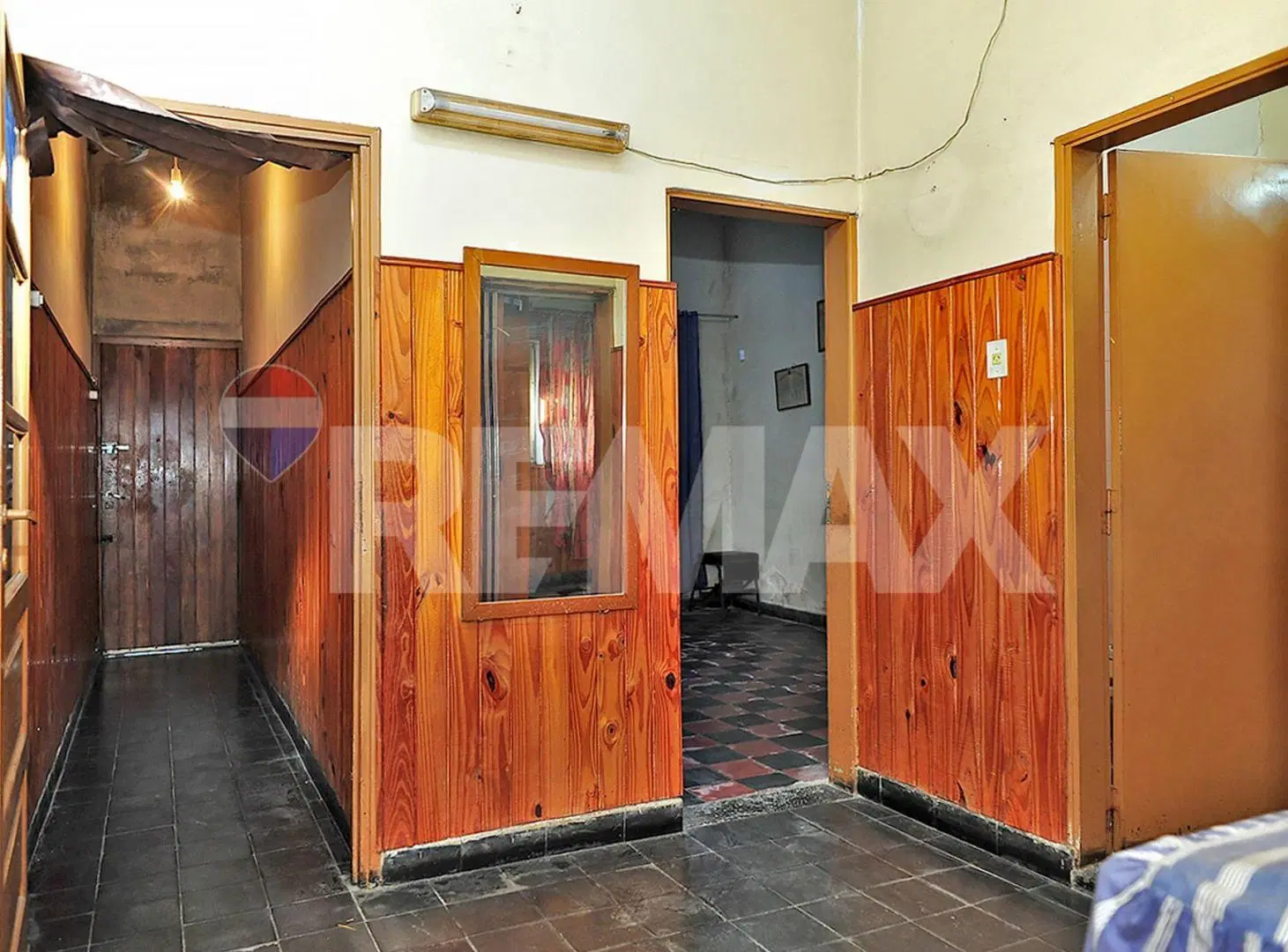 CASA A REMODELAR EN VENTA – Oportunidad en Wilde, 4