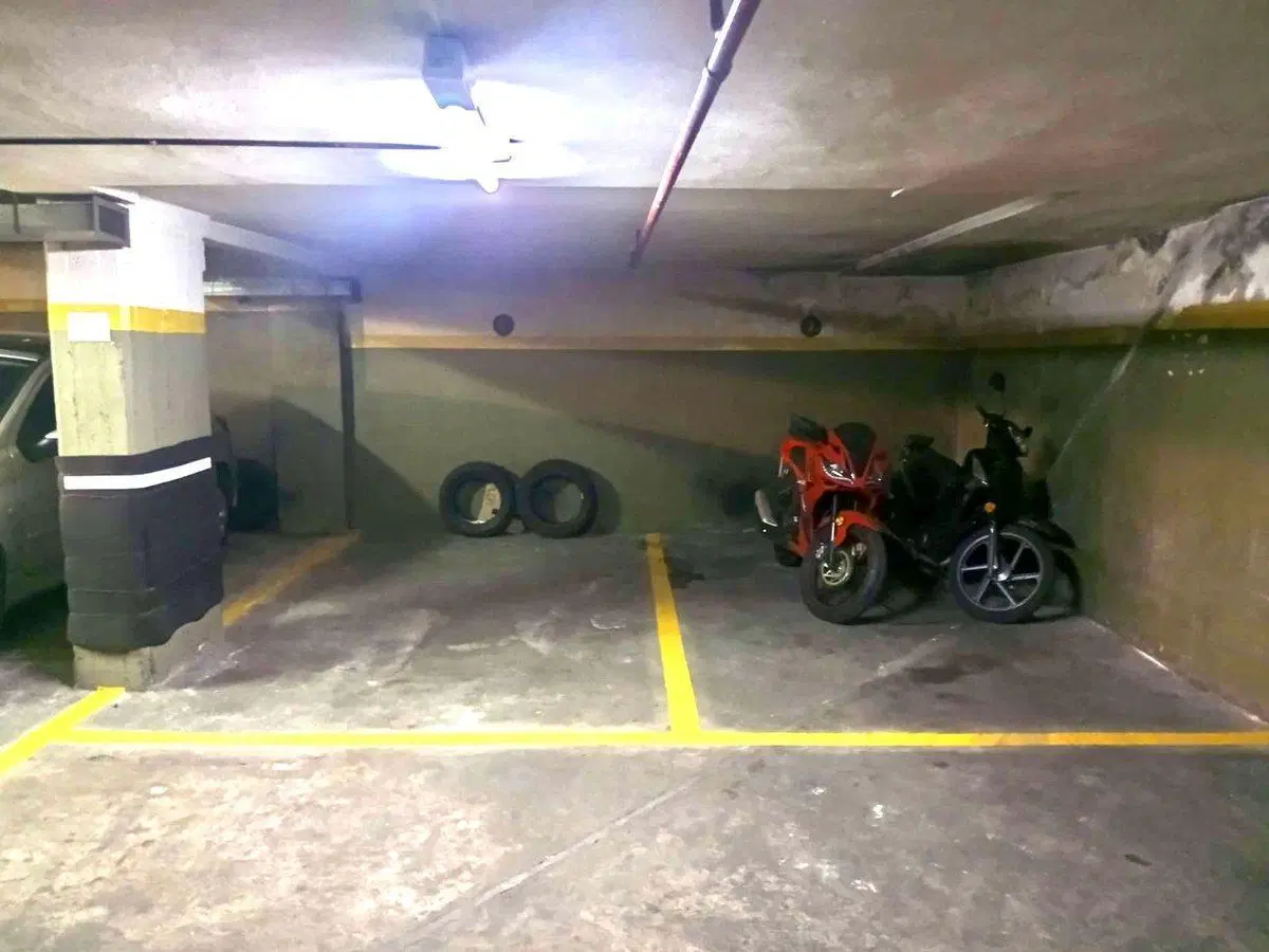 BELGRANO, COCHERA DOBLE EN VENTA, PORTÓN AUT. 2