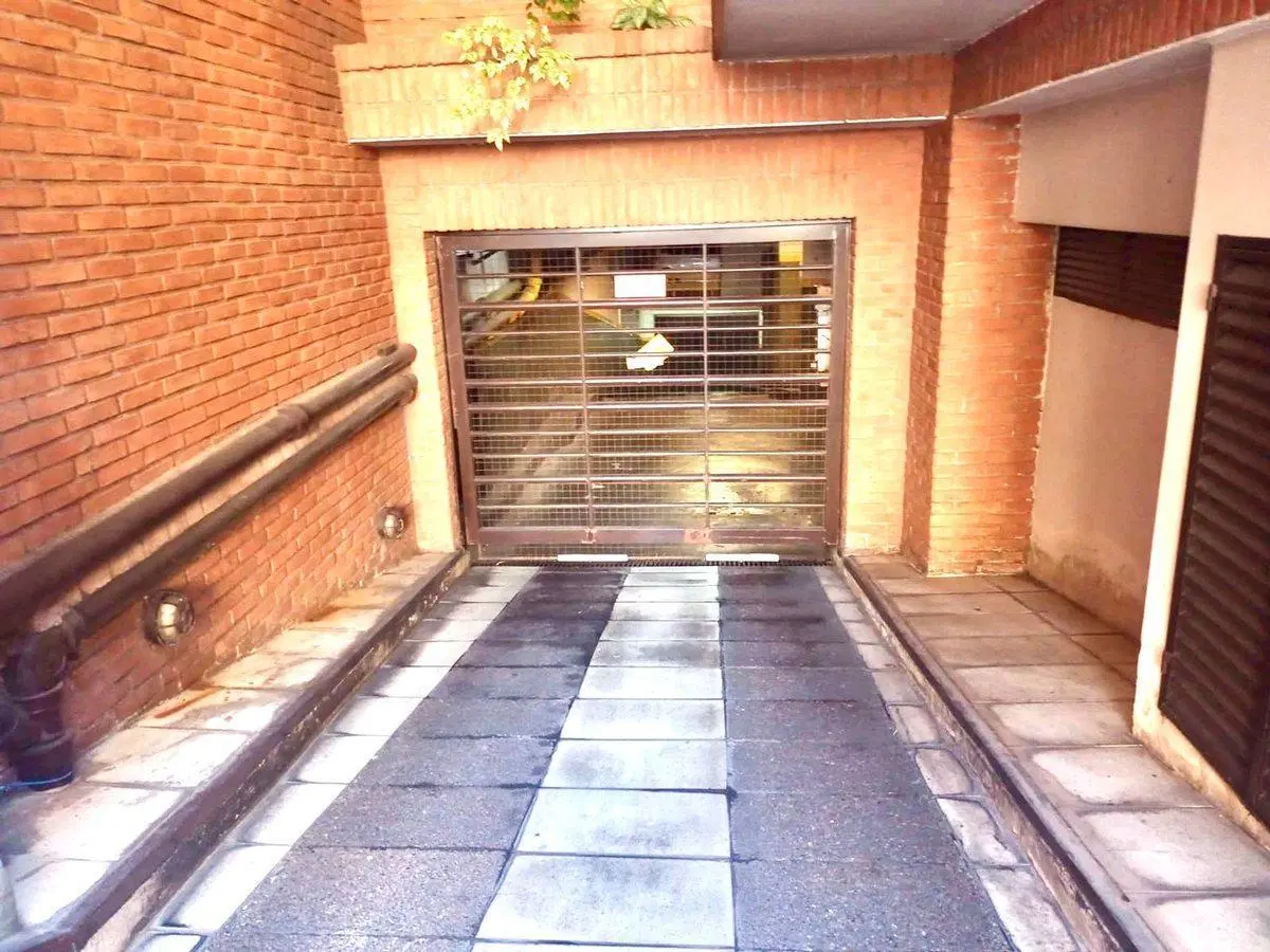 BELGRANO, COCHERA DOBLE EN VENTA, PORTÓN AUT. 4