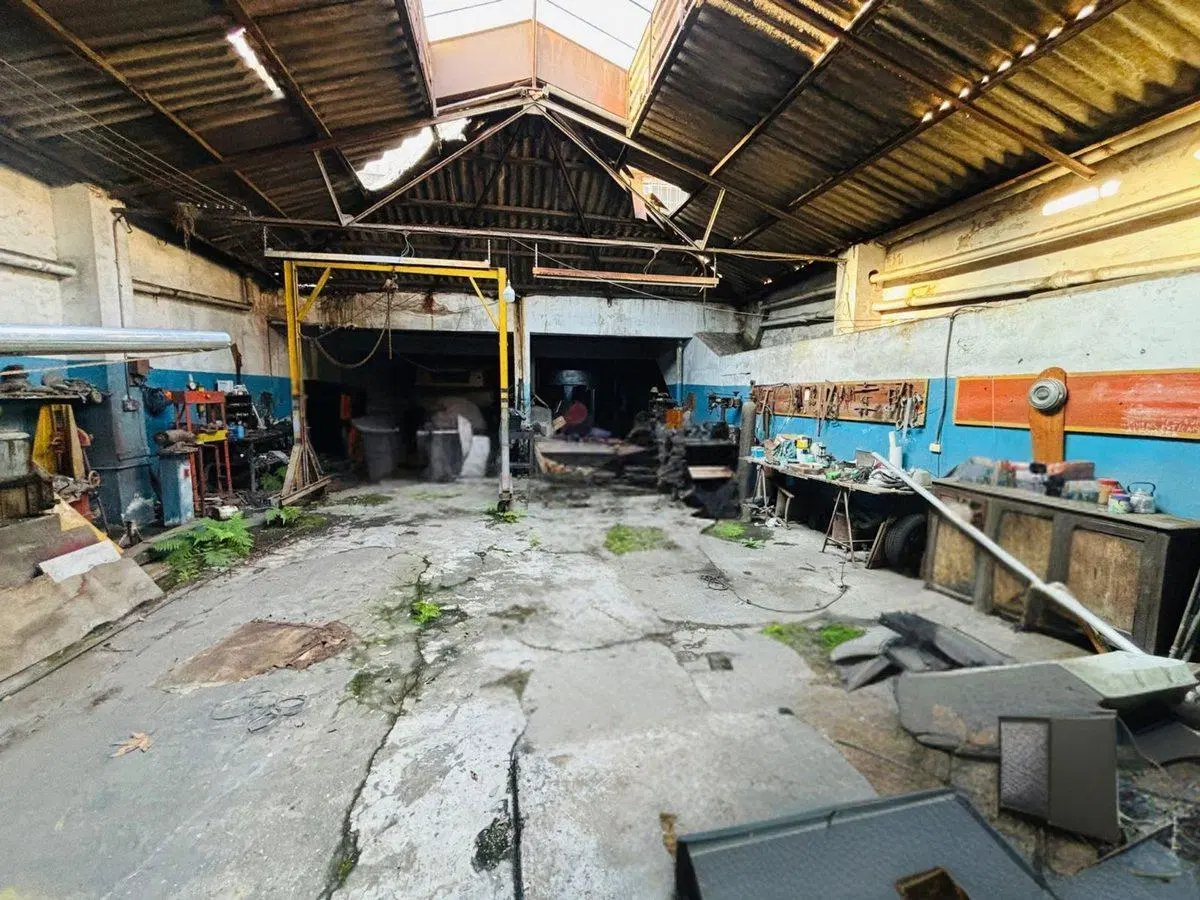 GALPON + VIVIENDA EN CASEROS A MTS DE ACCESO OESTE 2