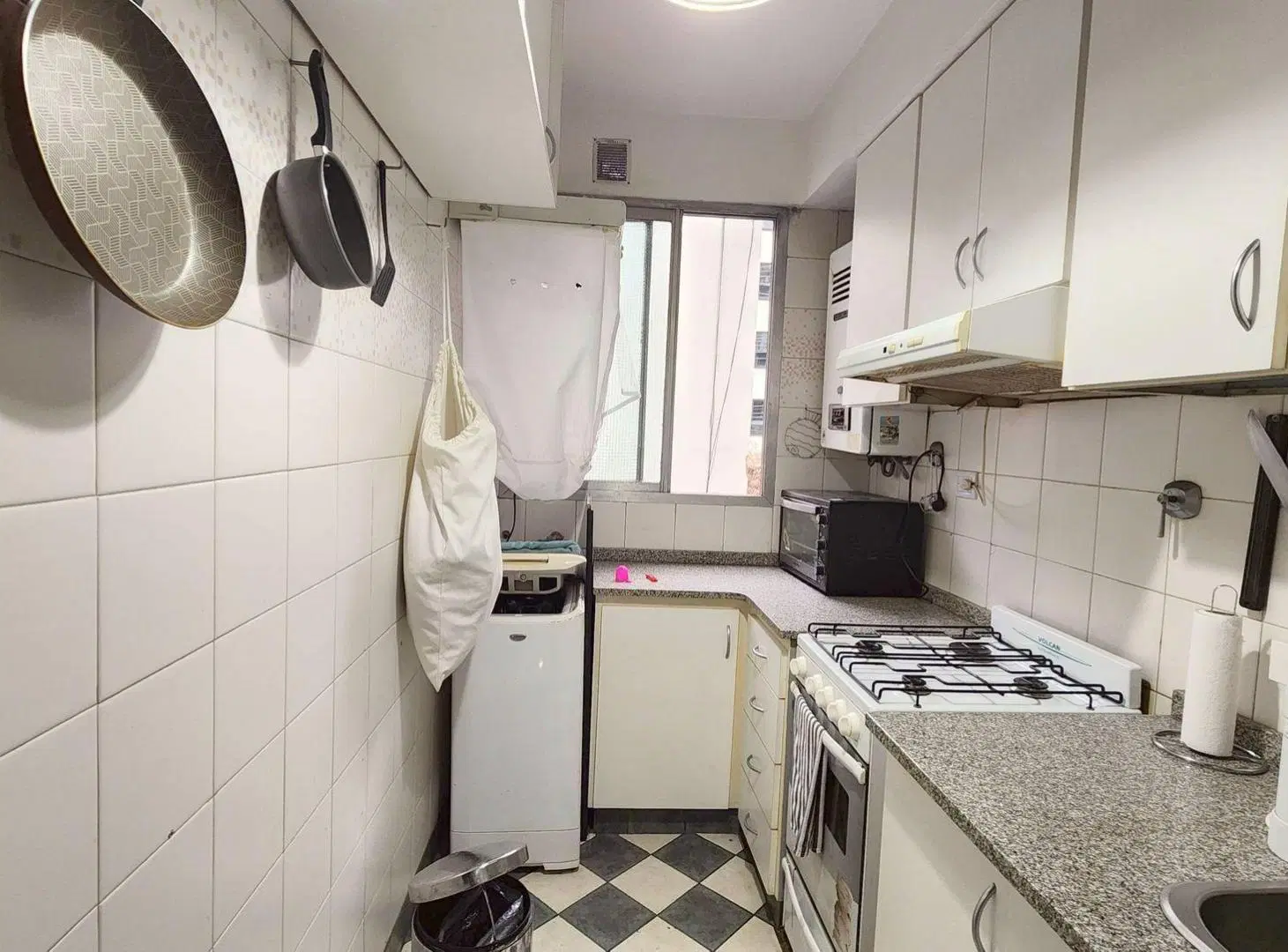 Venta Dto 3 ambientes Belgrano AMUEBLADO COCHERA 3