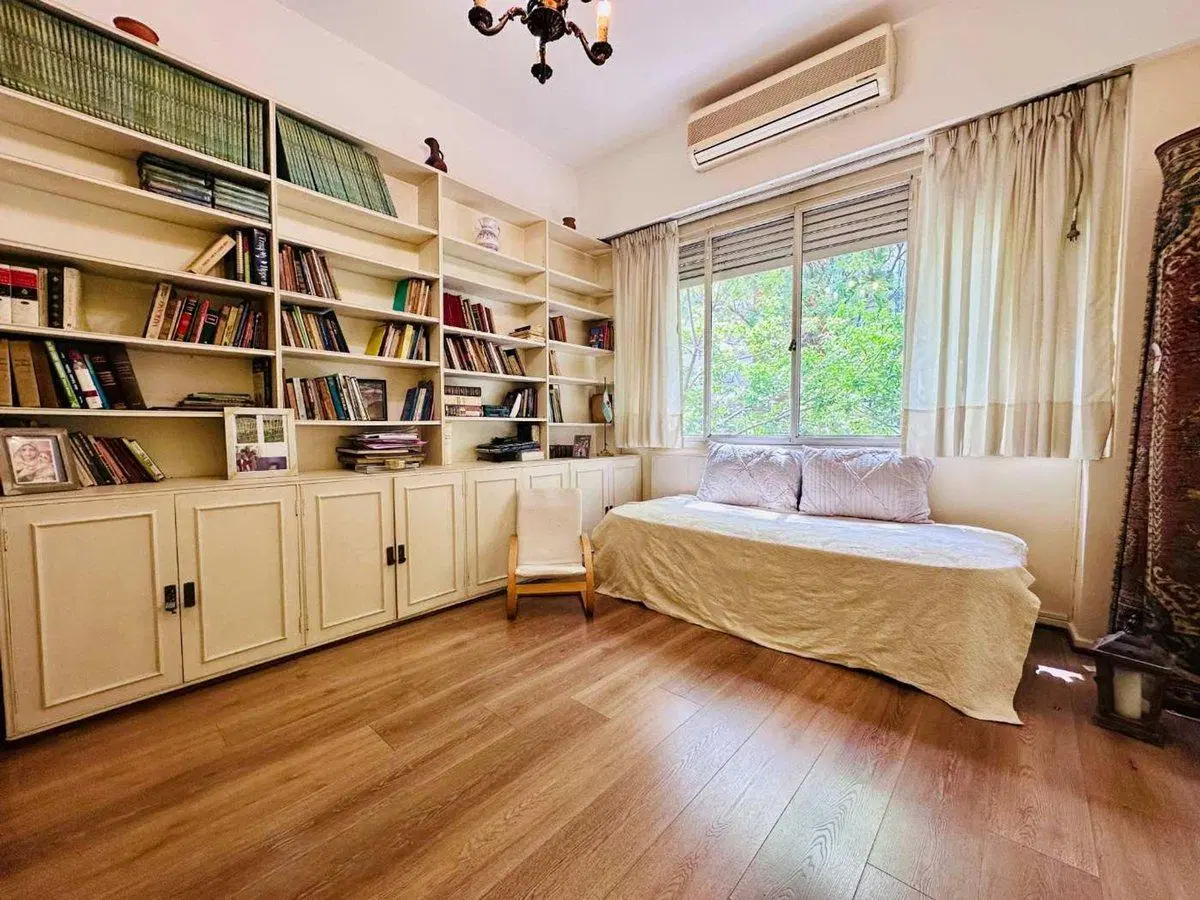 SEMIPISO EN VENTA RECOLETA 5 AMBIENTES 4
