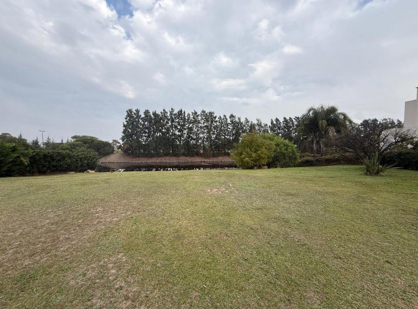 VTA LOTE AL AGUA BARRIO GOLF CLUB NORDELTA FINAN