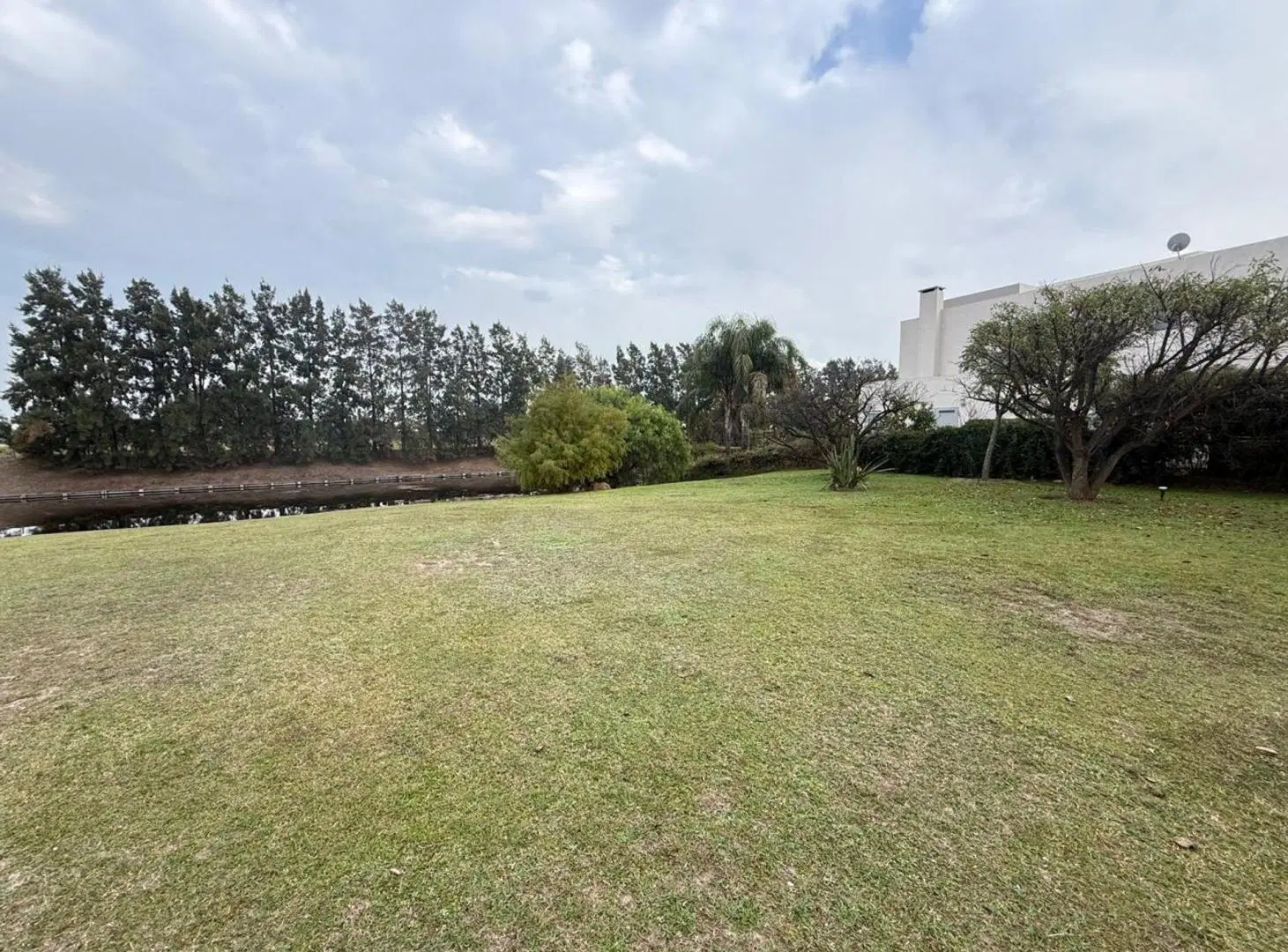 VTA LOTE AL AGUA BARRIO GOLF CLUB NORDELTA FINAN 5