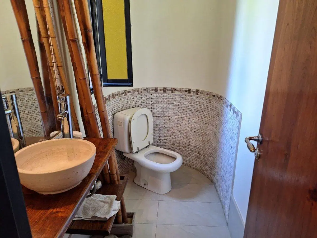 VENTA CASA 4 AMB MORENO DPTO CON RENTA PILETA 3