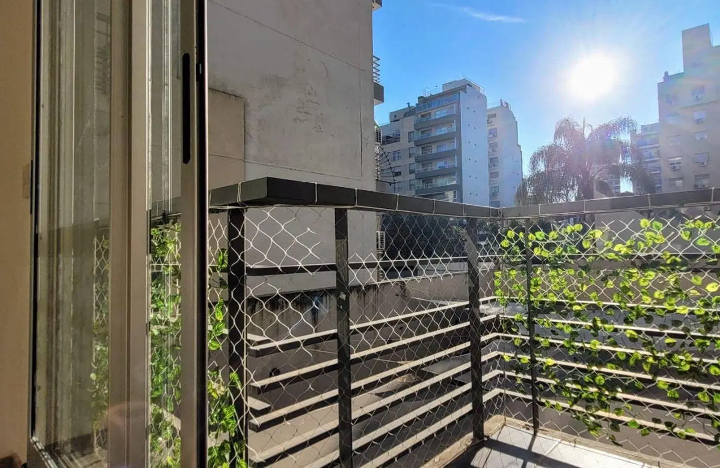 Alquiler monoambiente. Apto profesional. Urquiza R 4