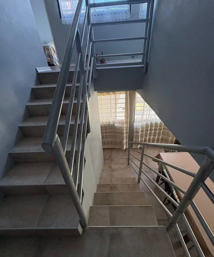 CASA EN VENTA CHASCOMUS 5 AMBIENTES 5