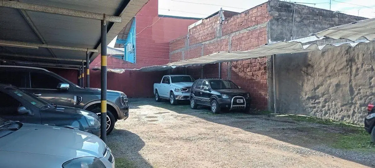 TERRENO EN VENTA QUILMES CON ESTACIONAMIENTO 2