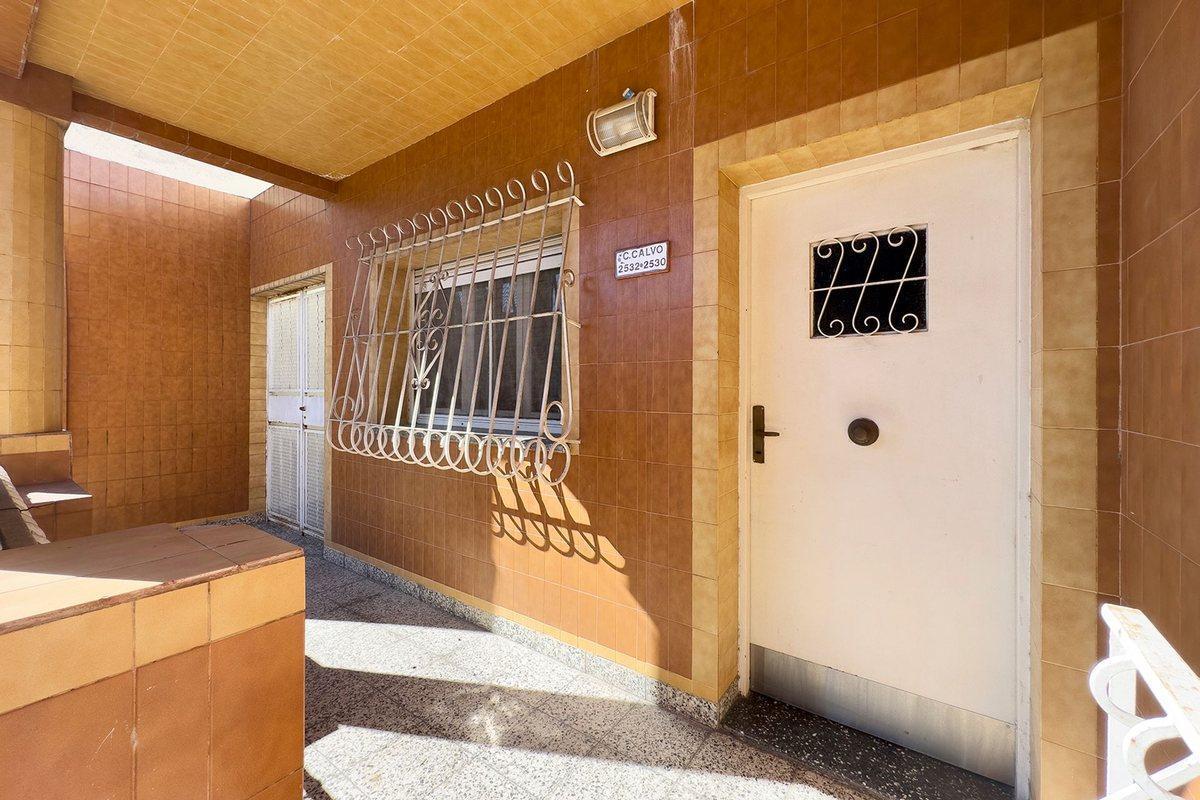 VENTA CASA 5 AMB MORON SUR