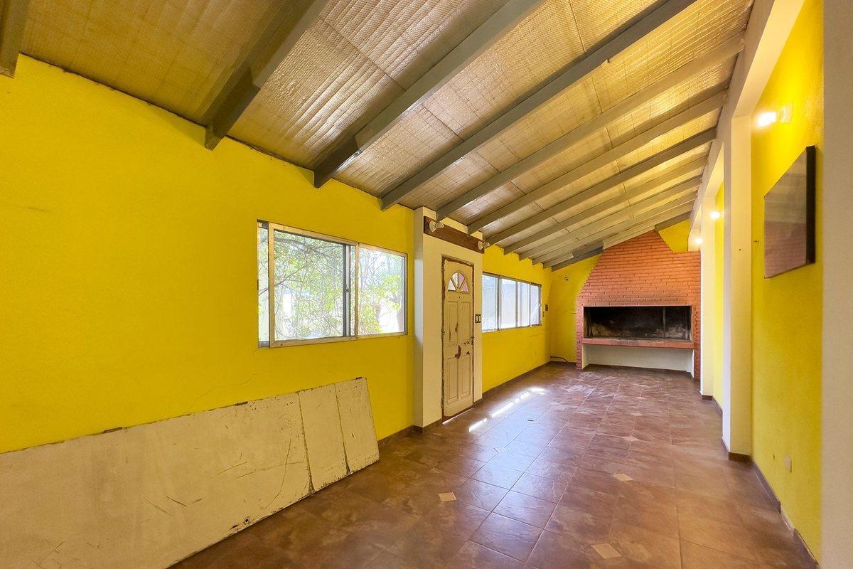 VENTA CASA 5 AMB MORON SUR