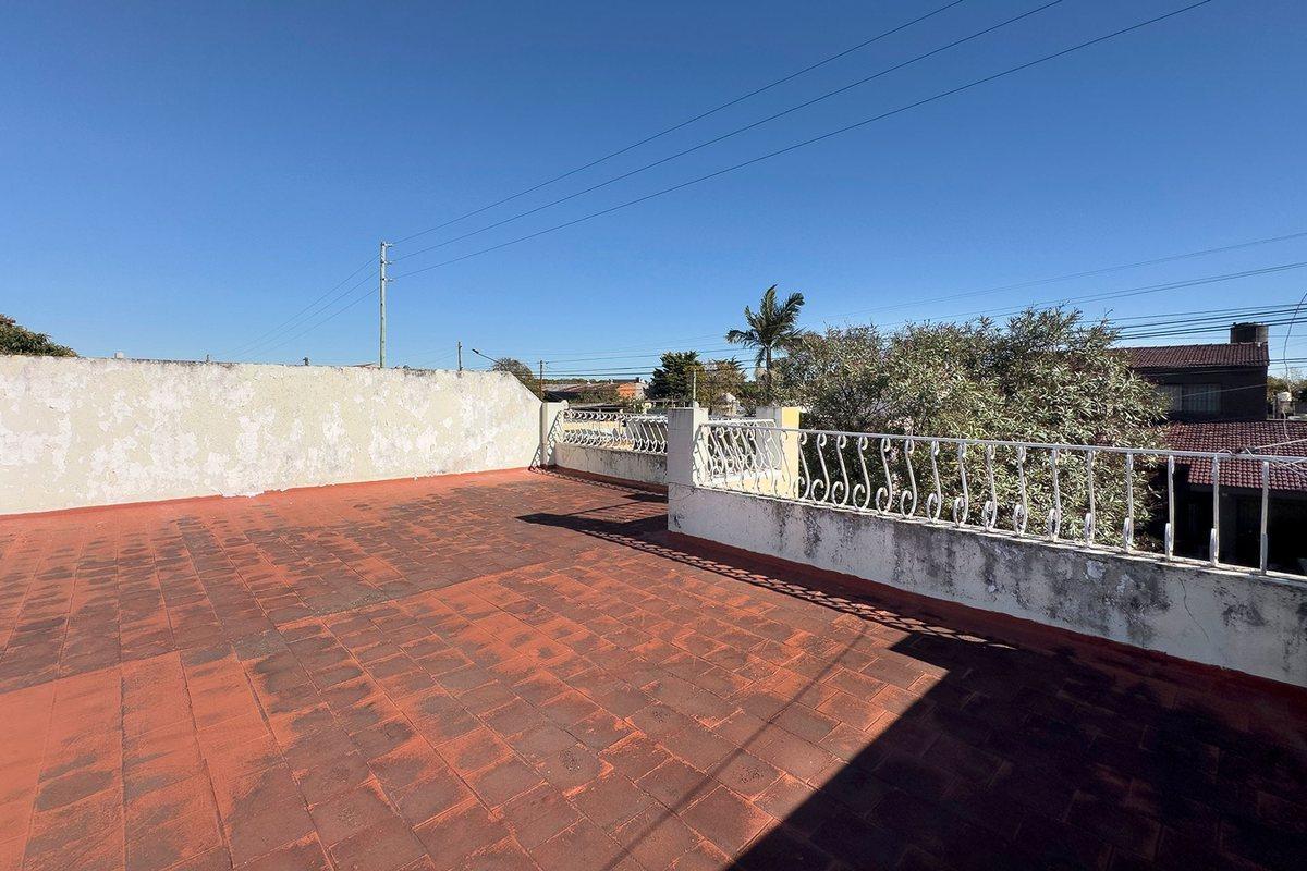 VENTA CASA 5 AMB MORON SUR