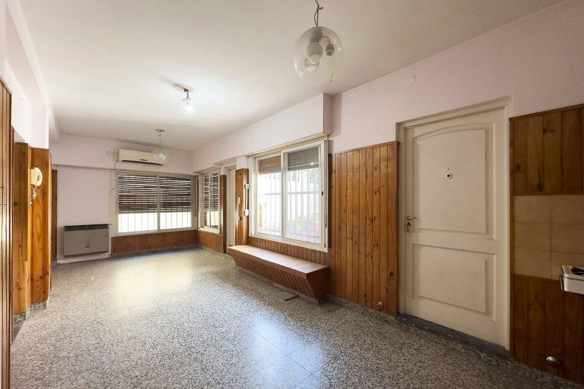 VENTA CASA 5 AMB MORON SUR