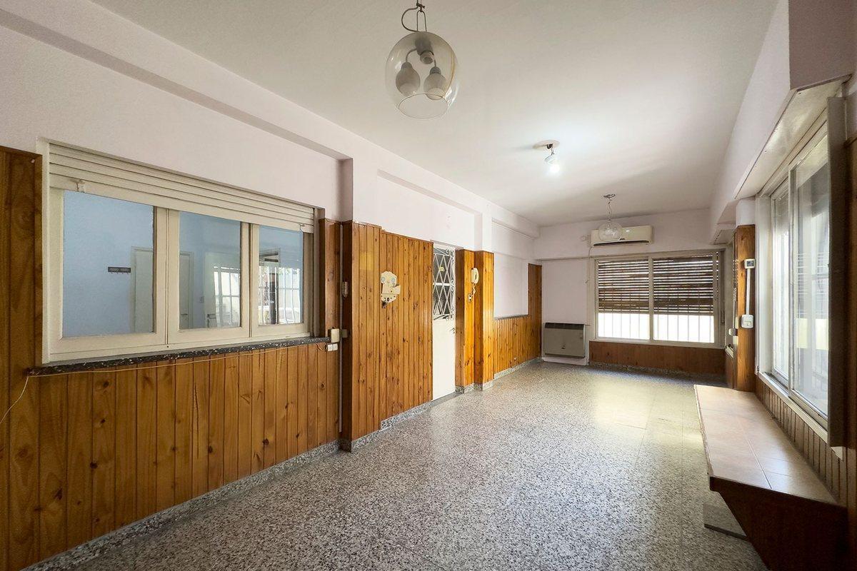VENTA CASA 5 AMB MORON SUR