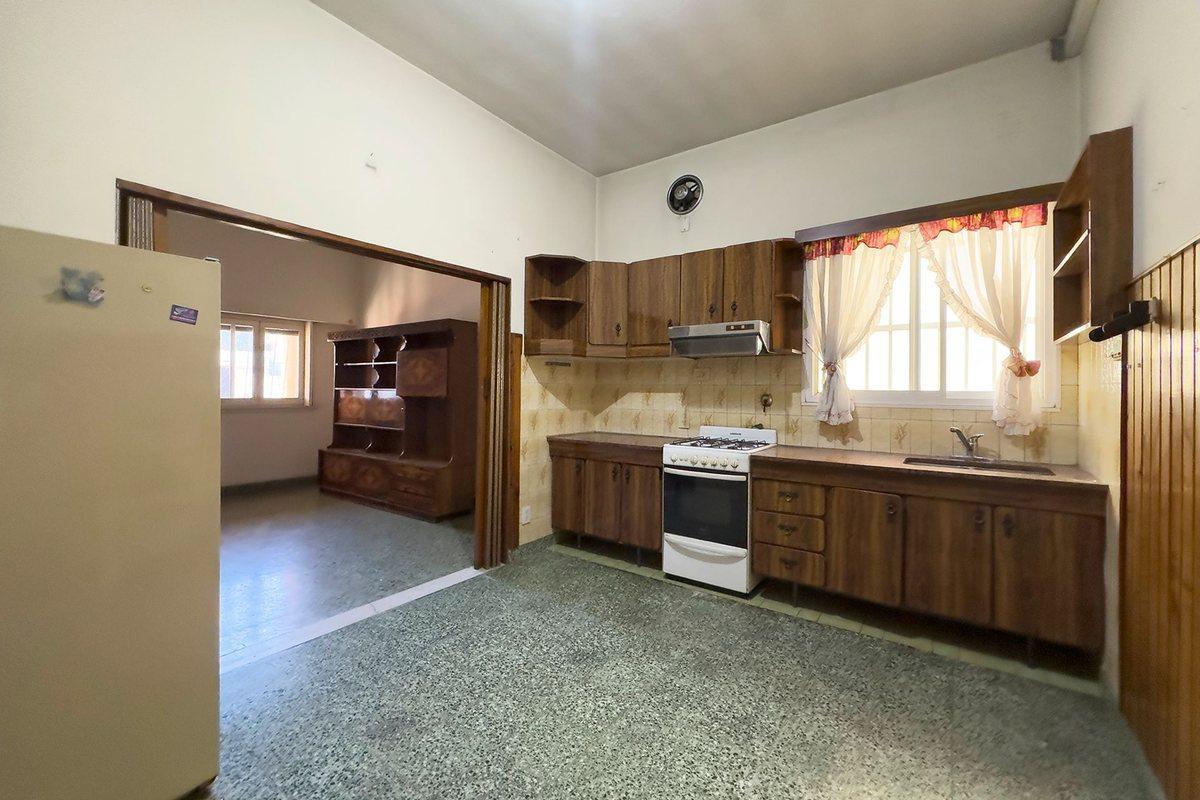 VENTA CASA 5 AMB MORON SUR
