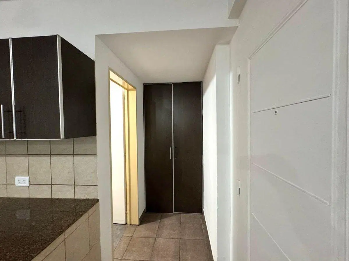 SAAVEDRA, MONOAMBIENTE EN VENTA CON COCHERA. 2