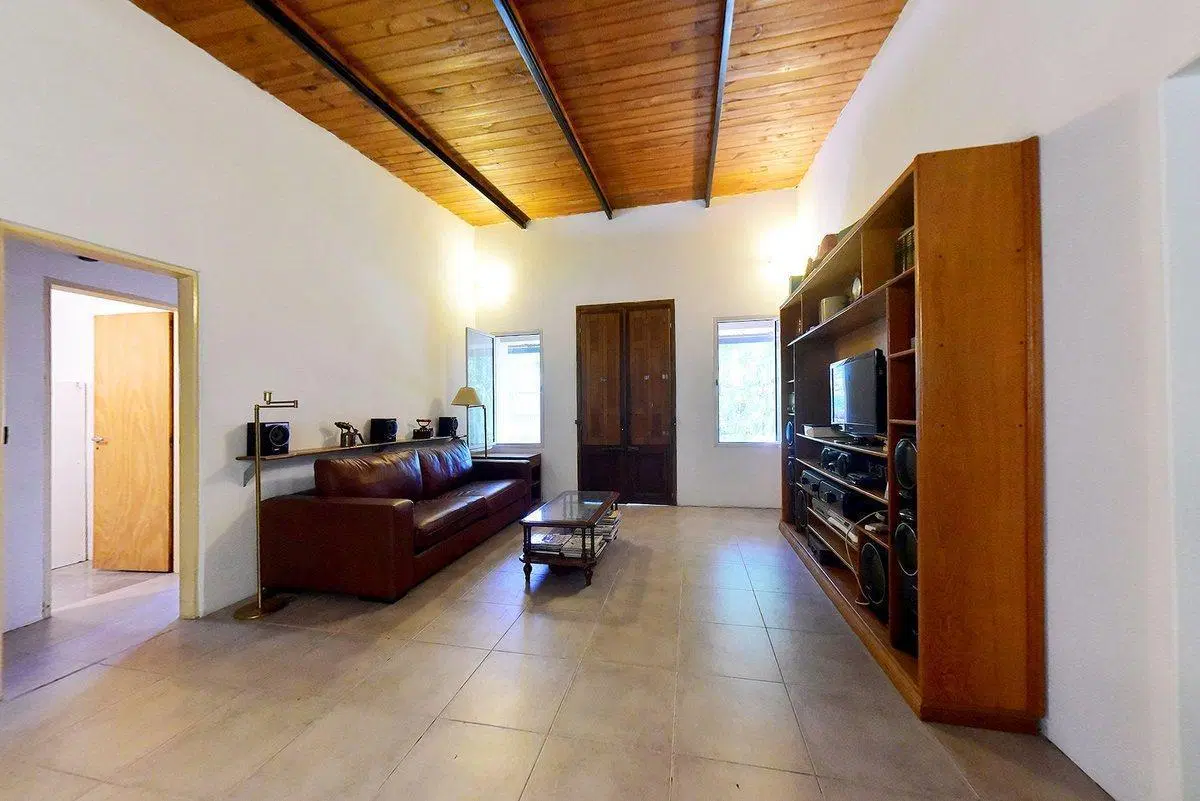 VENTA CASA 5 AMBIENTES EN BARRIO PARQUE PERÓ 4