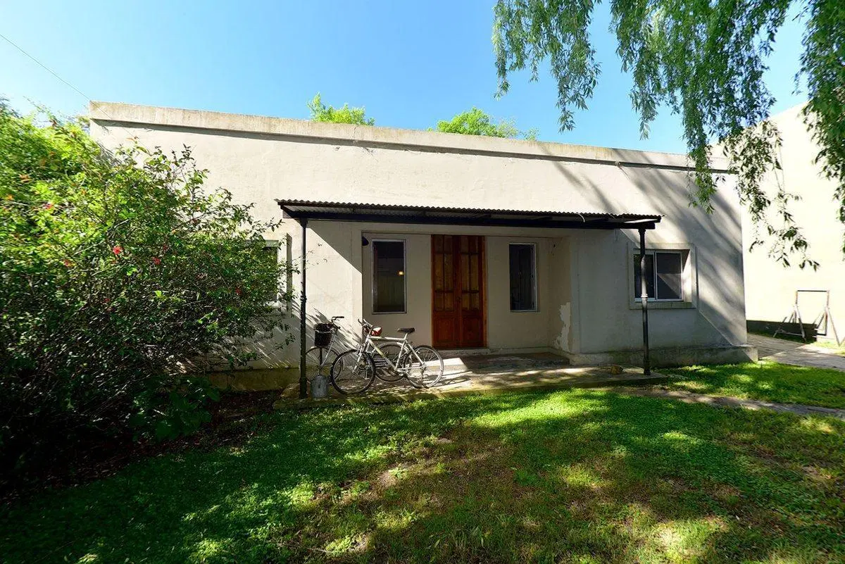 VENTA CASA 5 AMBIENTES EN BARRIO PARQUE PERÓ 5