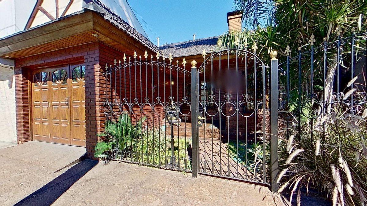 VENTA CHALET EN EZEIZA COCHERA PATIO PARRILLA