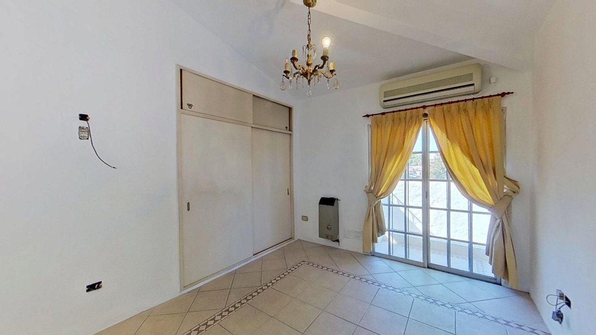VENTA CHALET EN EZEIZA COCHERA PATIO PARRILLA