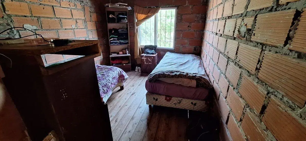 VENTA CASA  ALEJANDRO KORN  5 AMBIENTES A TERMINAR 3