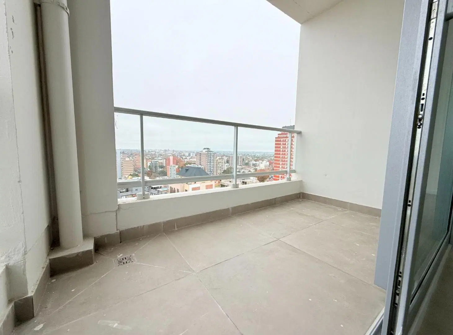 DEPARTAMENTO VENTA TIGRE 2 AMBIENTES EL CARDON II 5