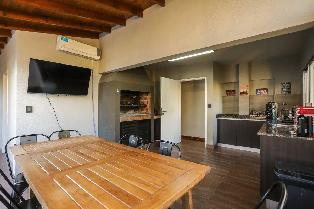 DEPARTAMENTO EN VENTA 3 AMB CON QUINCHO Y COCHERA 2