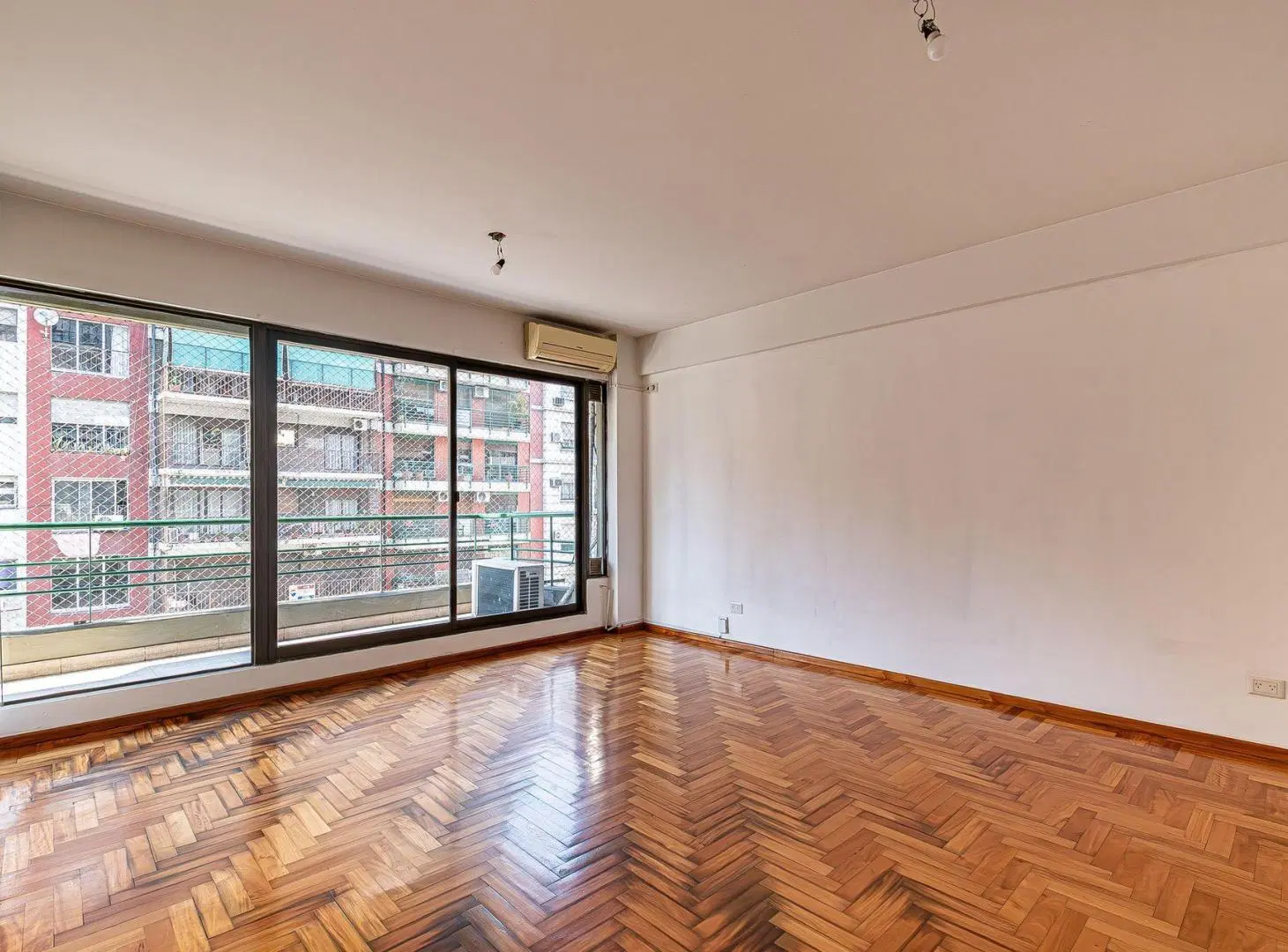 VENTA DEPARTAMENTO 3 AMB Y BALCON EN VILLA CRESPO 4