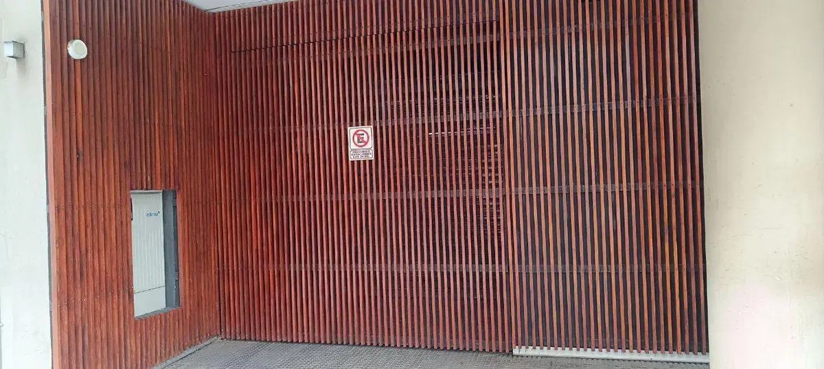 VENTA DE COCHERA  FIJA CUBIERTA  EN BELGRANO 5