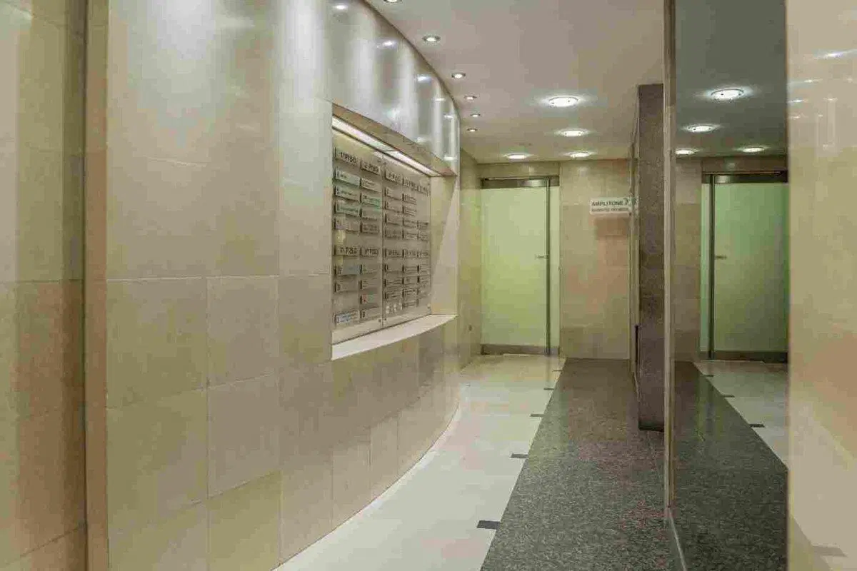 VENTA OFICINA LUMINOSA APTO CRÉDITO EN SAN NICOLAS 3