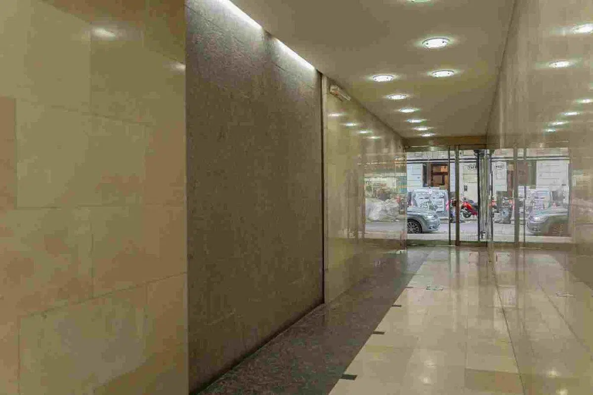 VENTA OFICINA LUMINOSA APTO CRÉDITO EN SAN NICOLAS 4