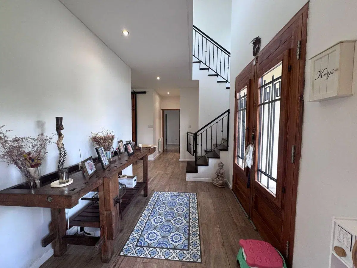 VENTA  CASA 5 AMBIENTES  LUJAN CON PILETA 4