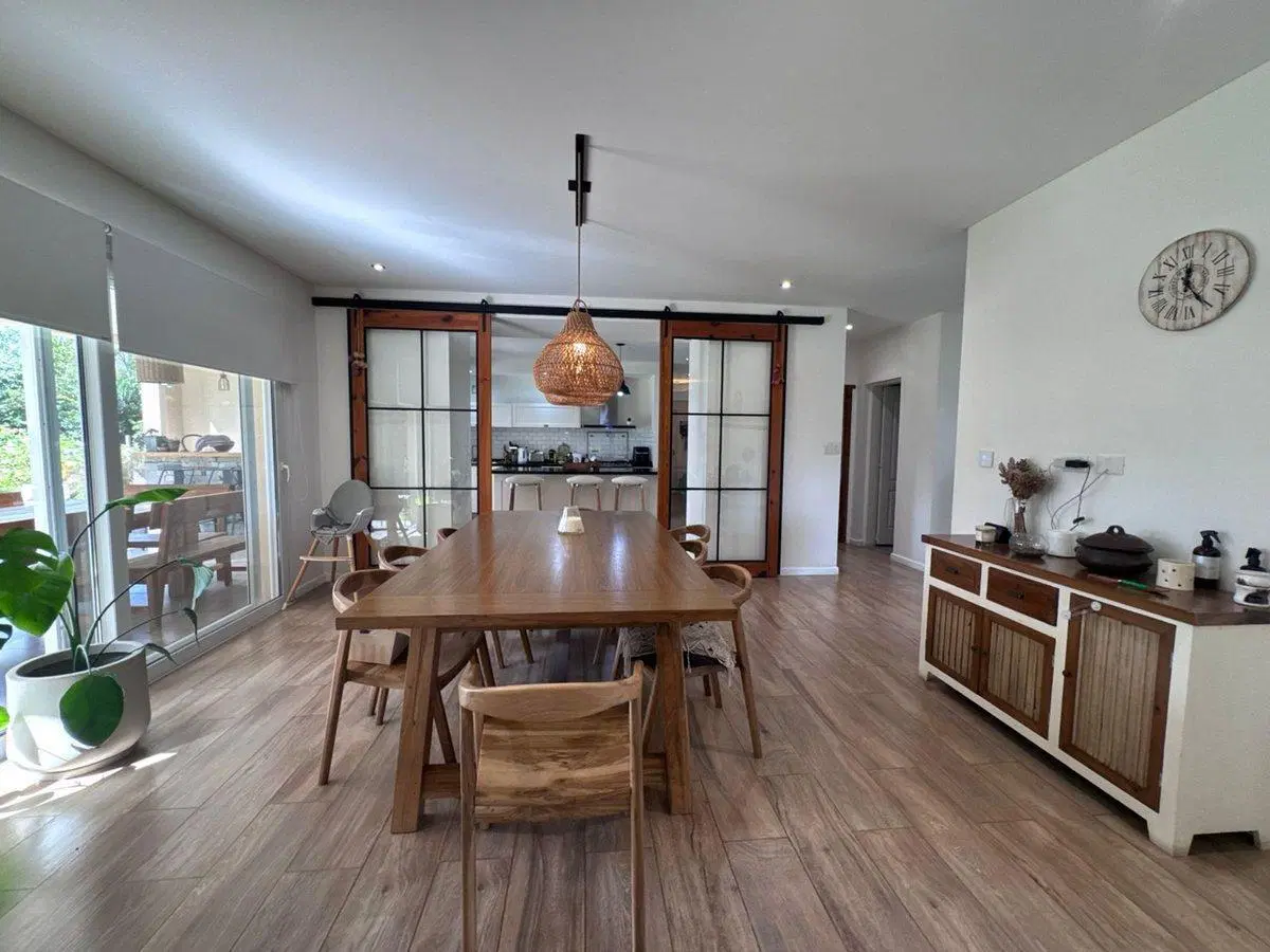 VENTA  CASA 5 AMBIENTES  LUJAN CON PILETA 2